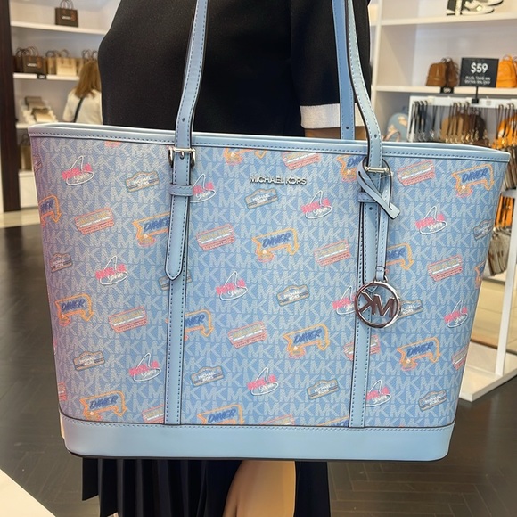 MICHAEL KORS JST Lg Printed  Logo Tote Bag & MK JST Md Prntd Logo Bi-Fold Wallet - Picture 16 of 16